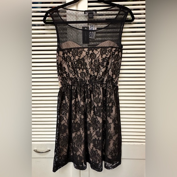 Candalite Petite Lace Dress Size Small - Picture 3 of 9